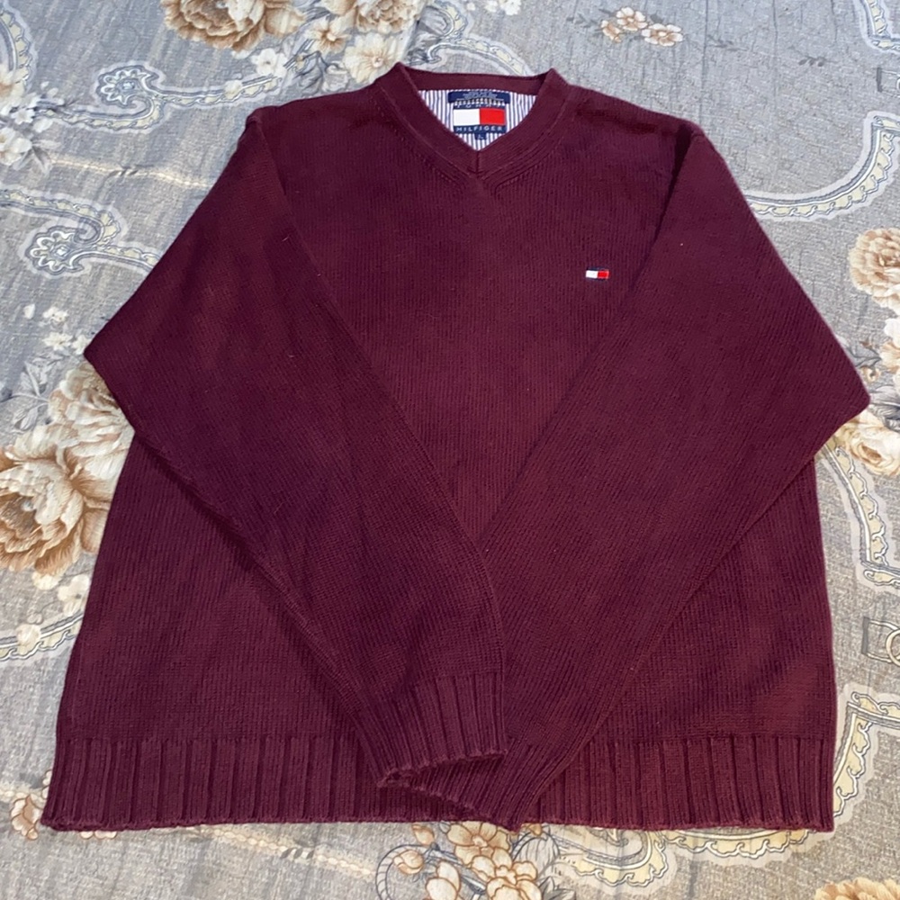 TOMMY HILFIGER V NECK SWEATER